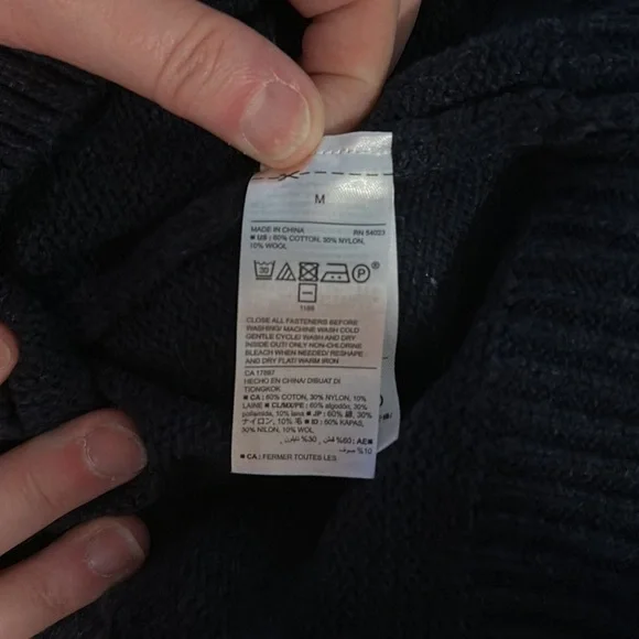 Old Navy men’s wool-blend sweater medium - Picture 7 of 7
